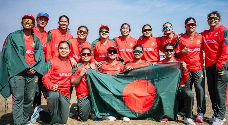 অপরাজিত চ্যাম্পিয়নের মুকুট মাথায় তুললো বাংলাদেশ নারী ক্রিকেট দল